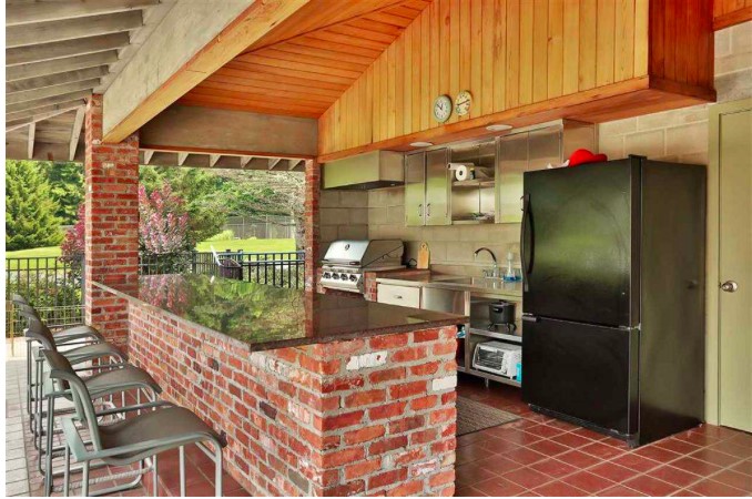 An outdoor kitchen!